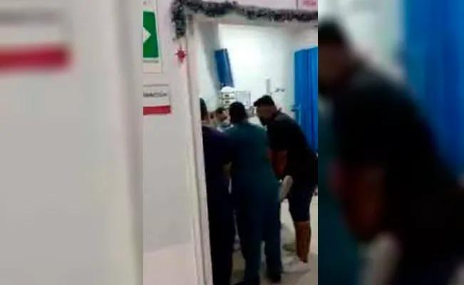 En el interior de un hospital causa terror un presunto poseído