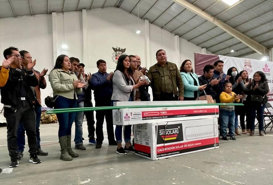 ¡Contla sigue Haciendo Historia! Beneficia Eddy Roldán a 380 familias, con calentadores solares de 15 tubos