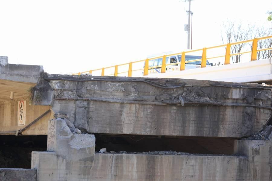 Continúa demolición del puente vehicular de "El Trébol"
