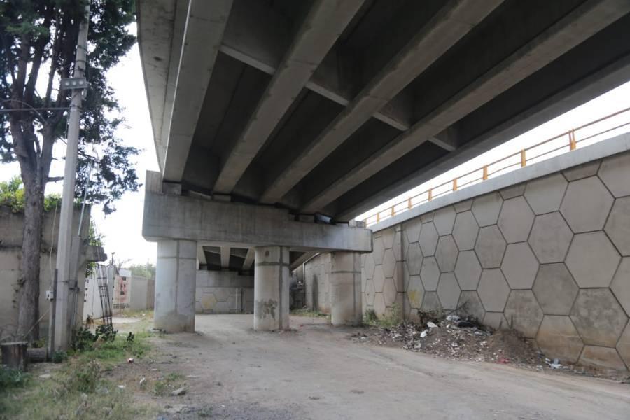 Los estragos del desarrollo; abandonan sus viviendas tras la construcción del distribuidor vial "El Molinito"