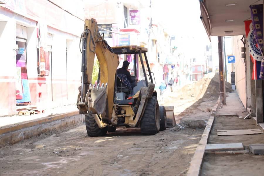 Avanza en tiempo y forma rehabilitación de calles en el centro de Chiautempan